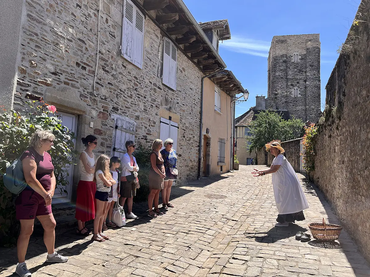 Cité médiévale de Saint-Yrieix : Visite guidée et contes