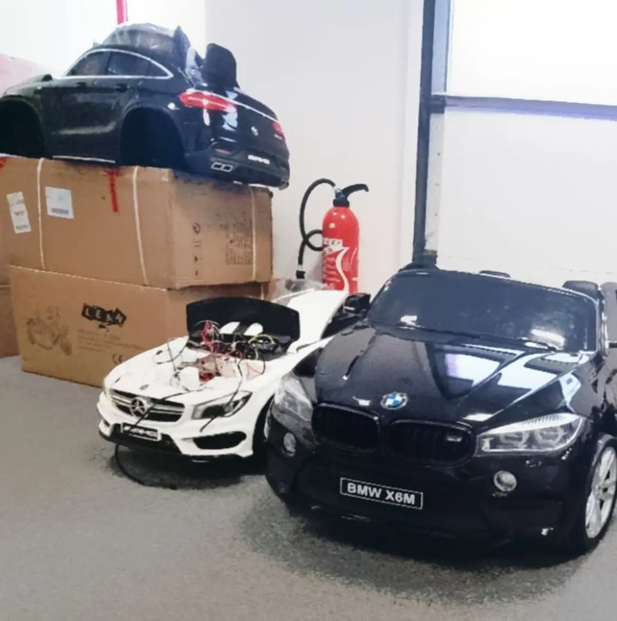 Des voitures pour enfant actuellement en réparations