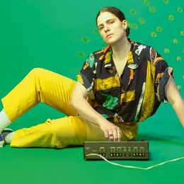 Claire Faravarjoo, musicienne noctambule