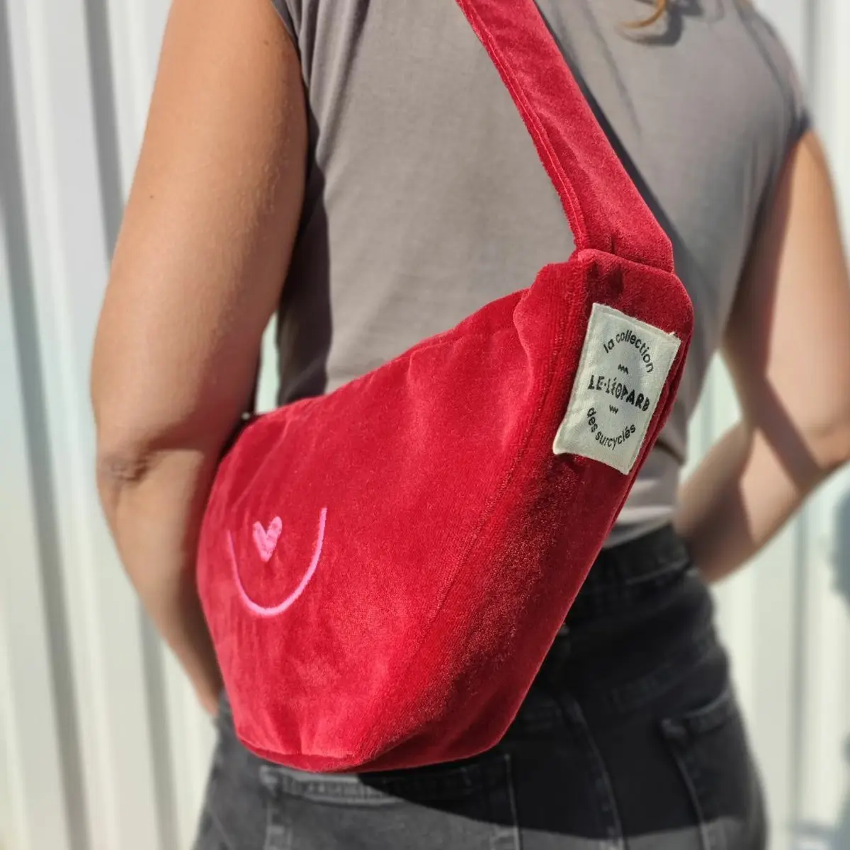 La banane ultra tendance décliné dans de nombreux tissus recyclés