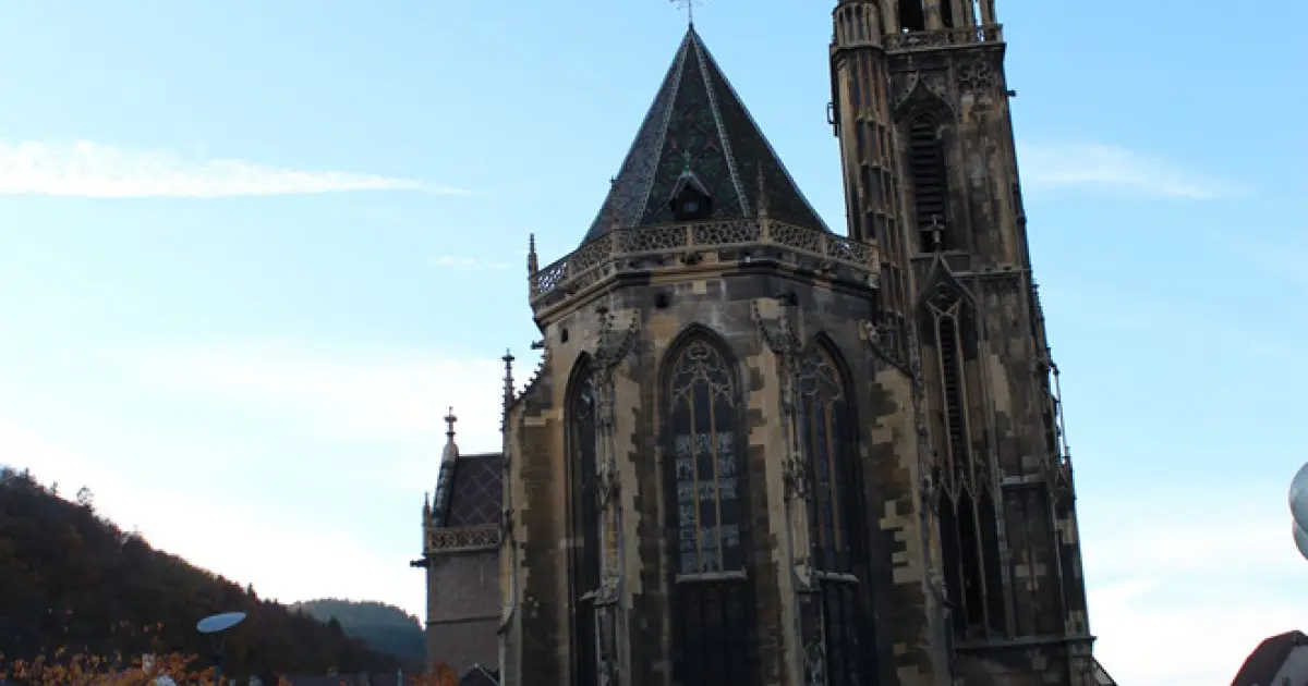La Collégiale Saint-Thiébaut a été édifiée entre le XIIIe et le XVe siècle