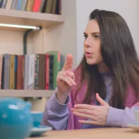 Apprenez la Langue des signes française avec Com'Signes DR