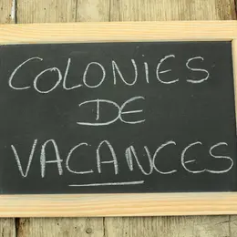 Combien coûte une colonie de vacances et quelles aides permettent de la financer ?