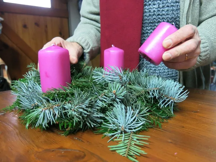 Rubans et bougies pour la touche colorée