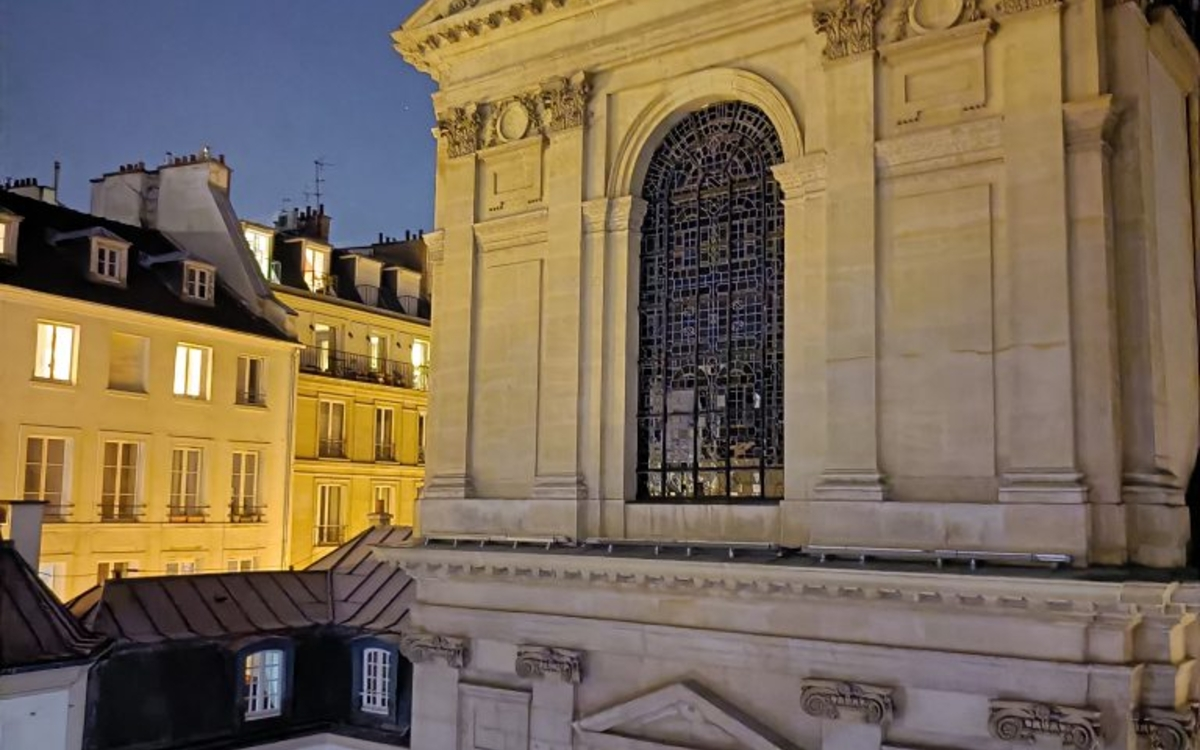 chapelle-epiphanie-nuit-768x1024