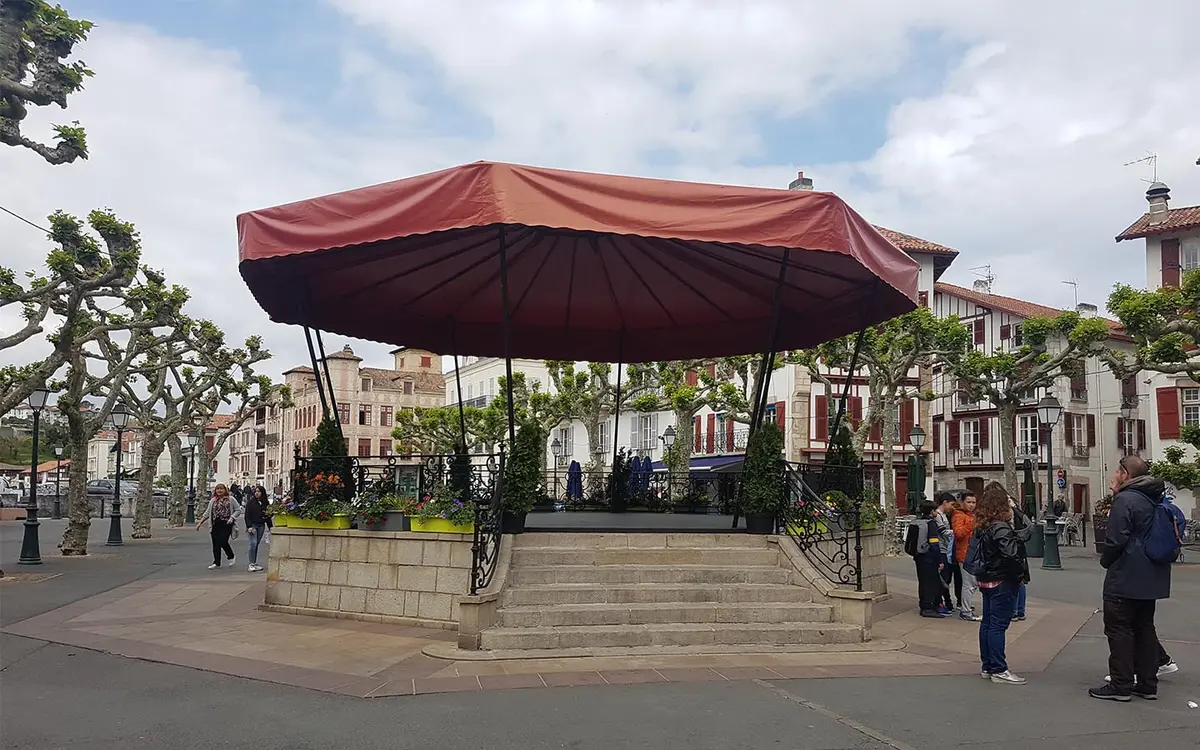 Concert au kiosque avec la Kaskarot Banda