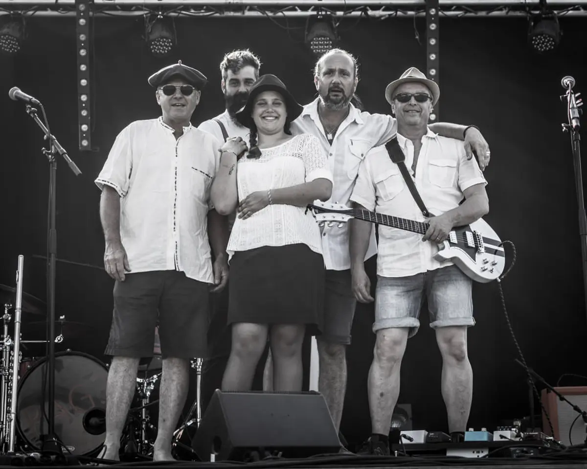 Concert au marché fermier: 50/50 et démonstration de country