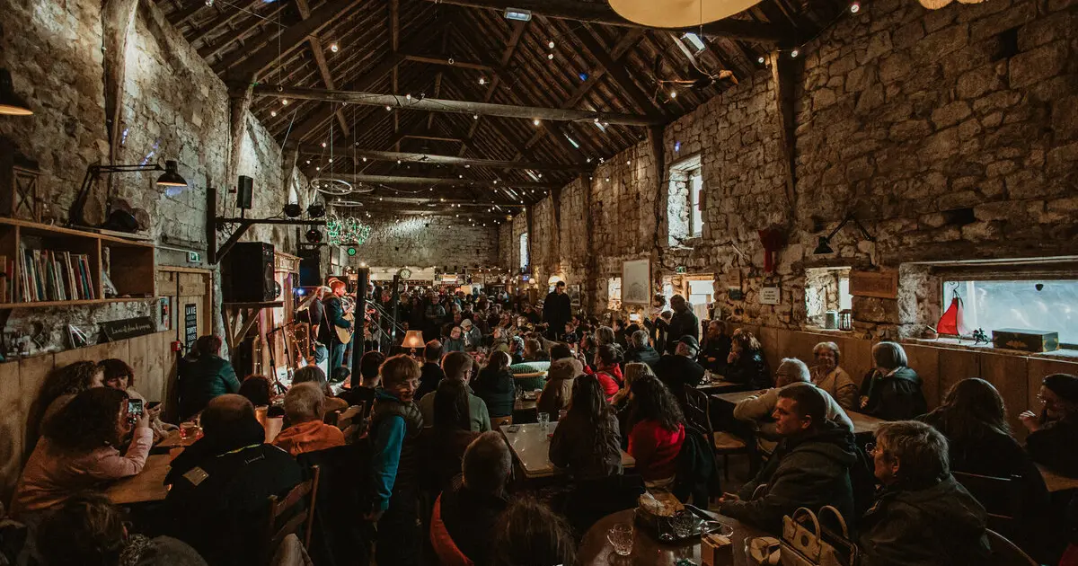 Concert dans la grange : Mune (indie pop folk)