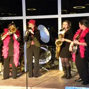 Concert Swing Ladies
