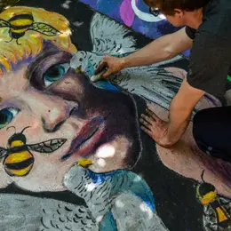Concours de dessin à la craie