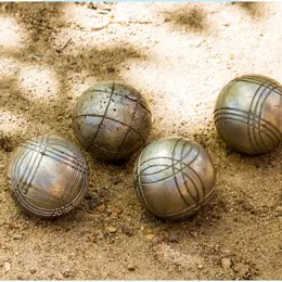 Concours de pétanque