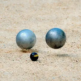 Concours De Pétanque Au Château