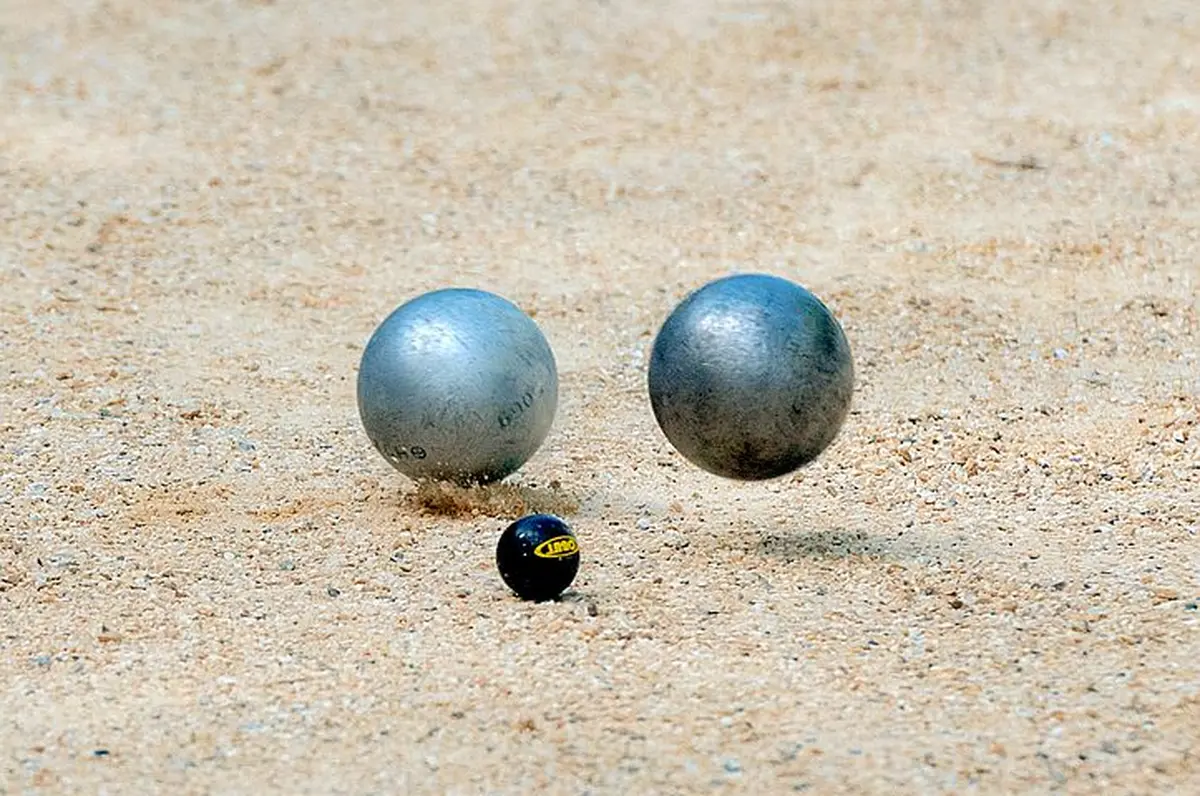 Concours de pétanque en doublette