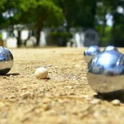 Concours de pétanque et vide dressing