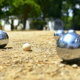 Concours de pétanque par les sapeurs pompiers de Magnac-Bourg