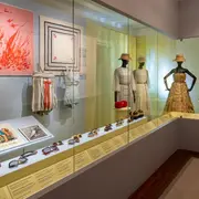 Conférence Du défilé au musée : l’art d’exposer la mode