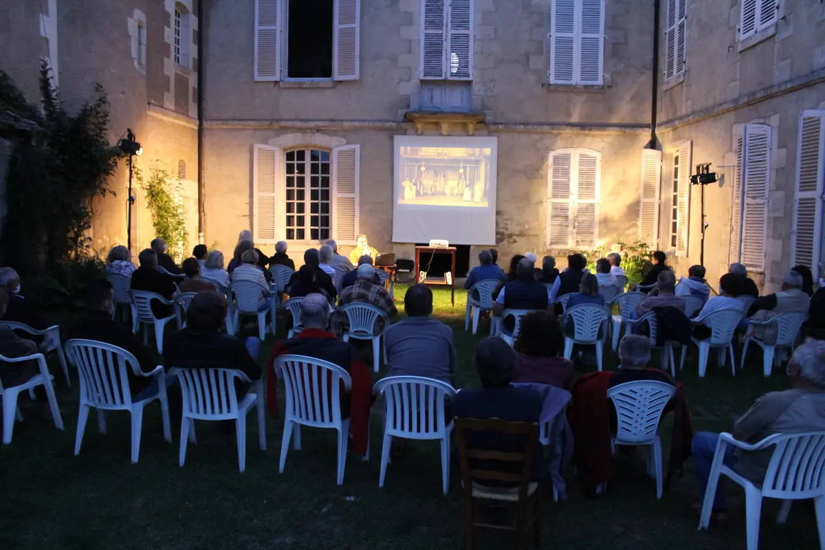 Conférence écoutez-voir.