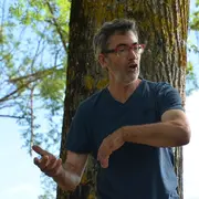 Conférence gesticulée par Pierre Uribe