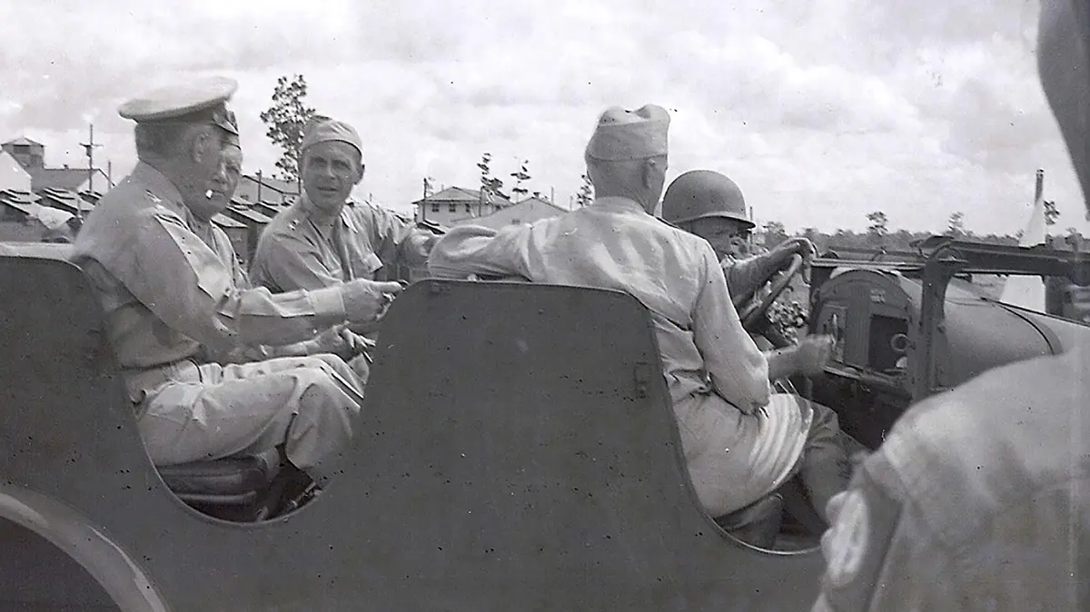 Conférence > La 82nd Airborne Division