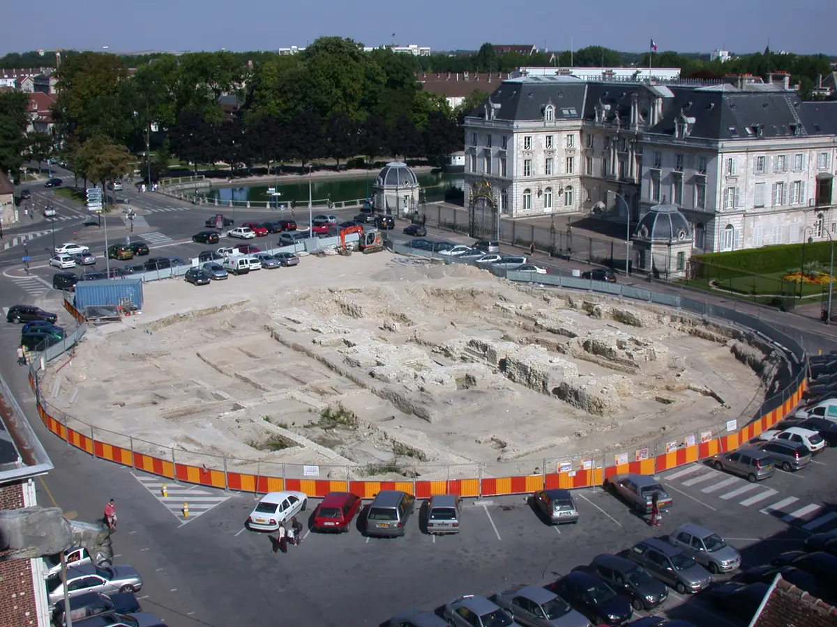 Conférence Troyes - 2 000 ans d’histoire sous la Place de la Libération. Résultats des fouilles archéologiques