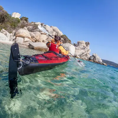 Corse : 10 activités nautiques incontournables pour (re)découvrir l'île de Beauté cet été