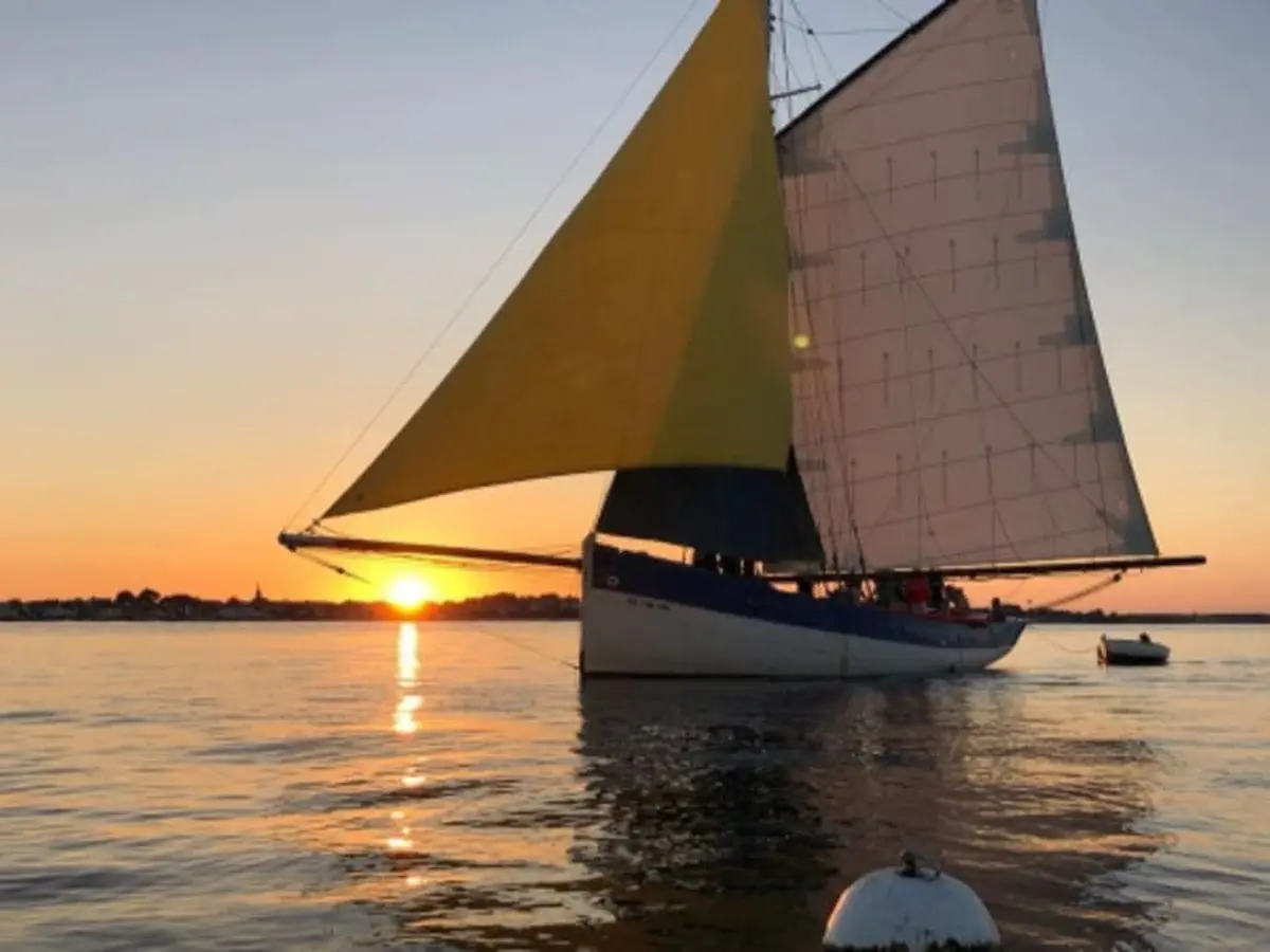 Coucher du soleil en voilier dans la Baie de Quiberon (56)