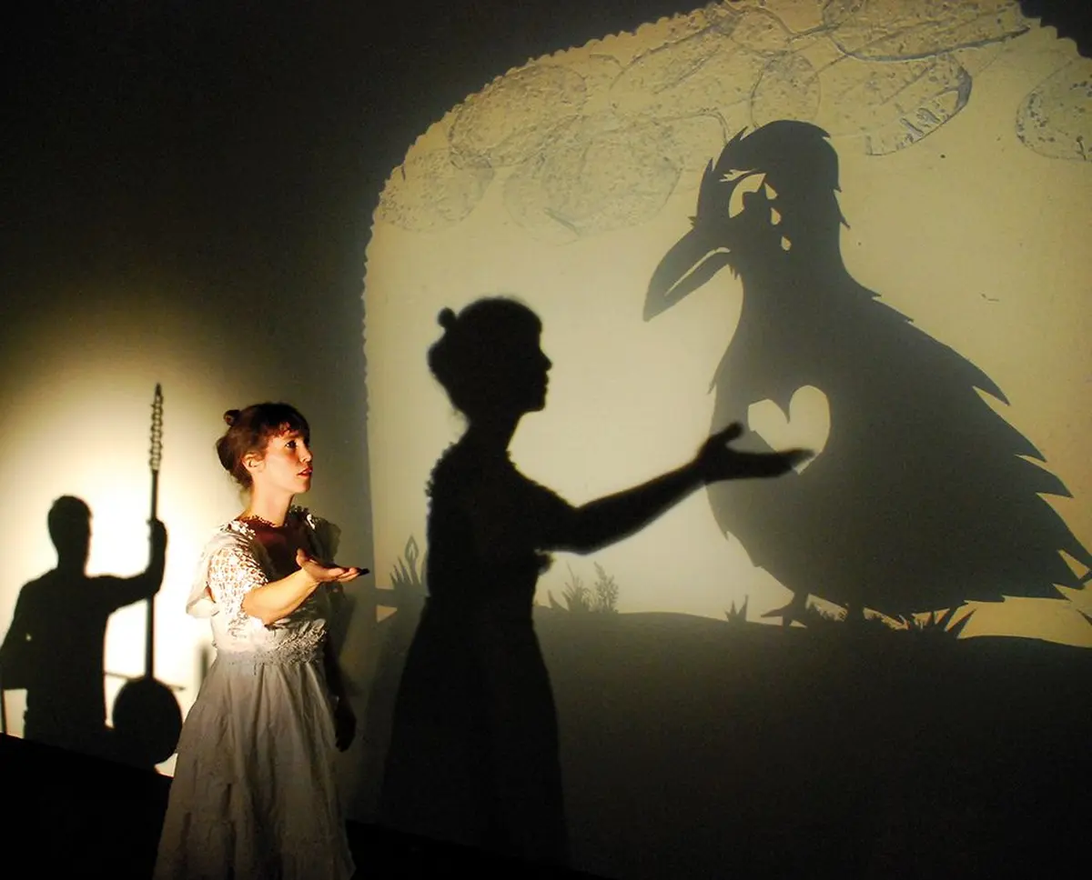 Couleur corbeau, un spectacle d'ombres et de musique de la cie Moska