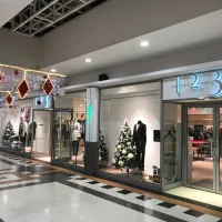 L'intérieur du centre commercial est aussi décoré pour les fêtes DR