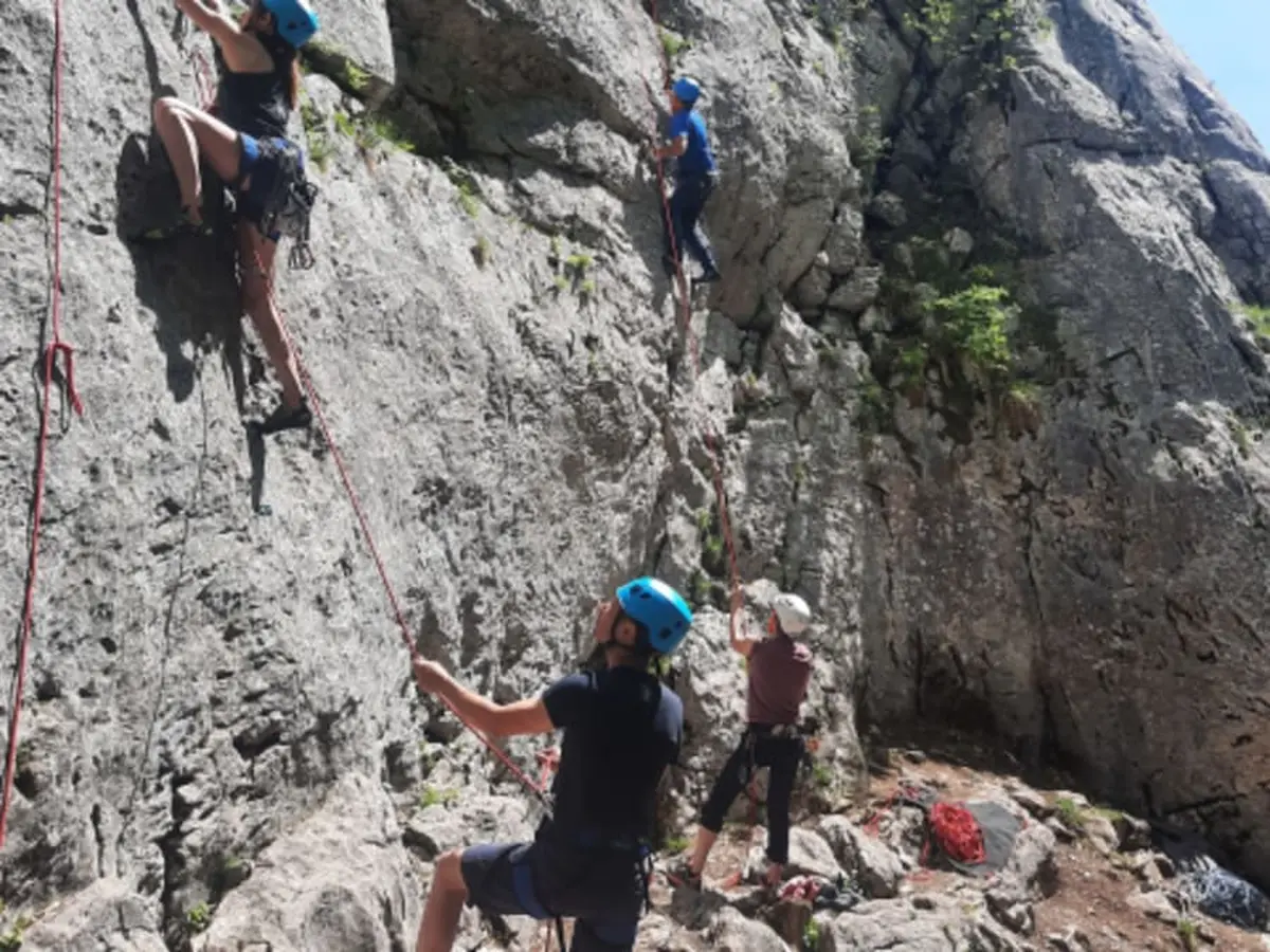 Cours collectif d'escalade adultes pr&egrave;s d'Annecy (74)