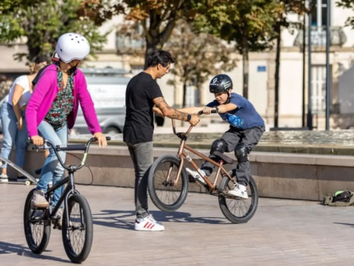 Cours de BMX Freestyle à Issy-Les-Moulineaux (92)