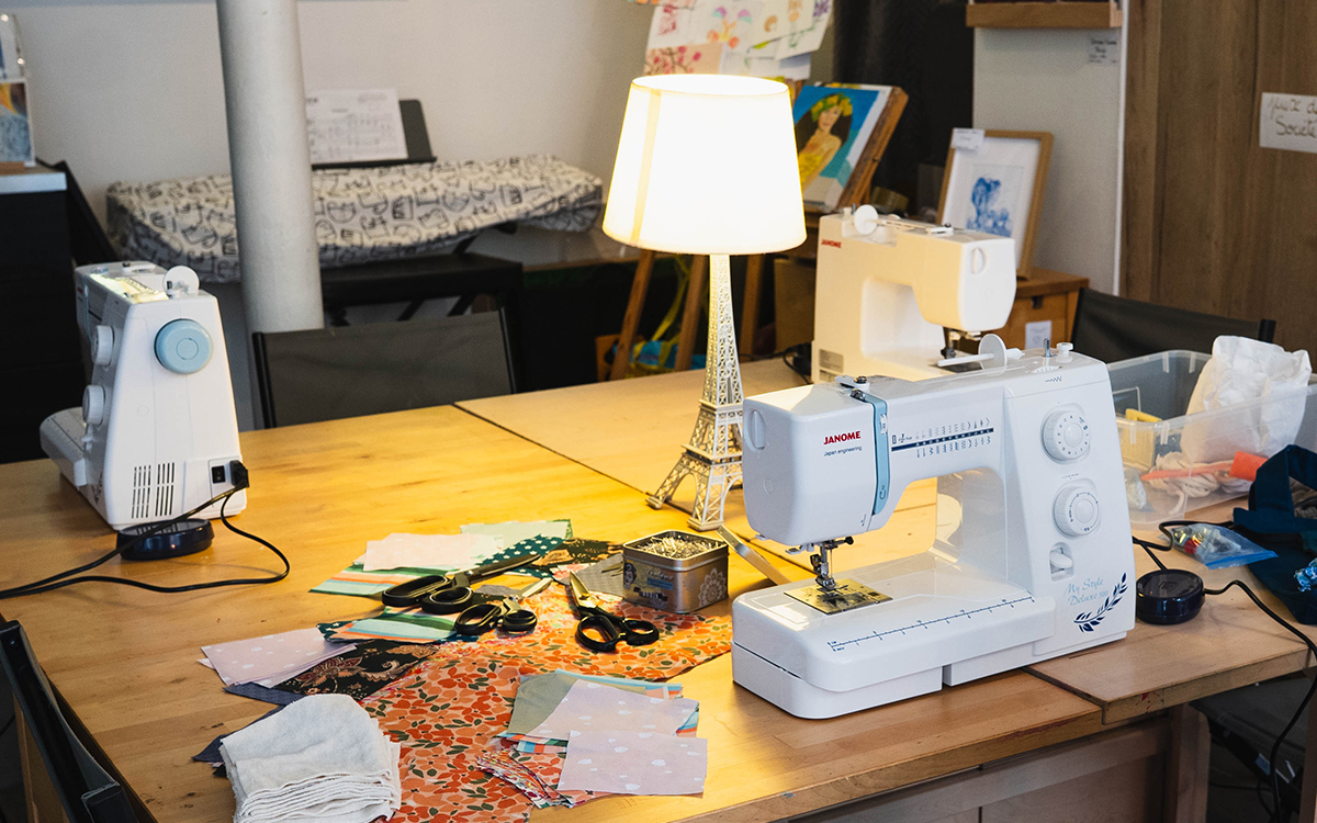 Cours de Couture chez Feuille Blanche, Café Noir, Paris 17e