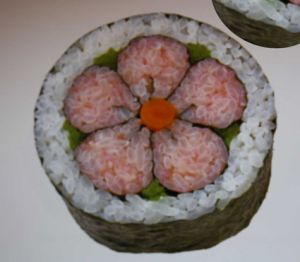 Maki sushi décoratif enseigné lors du cours de cuisine