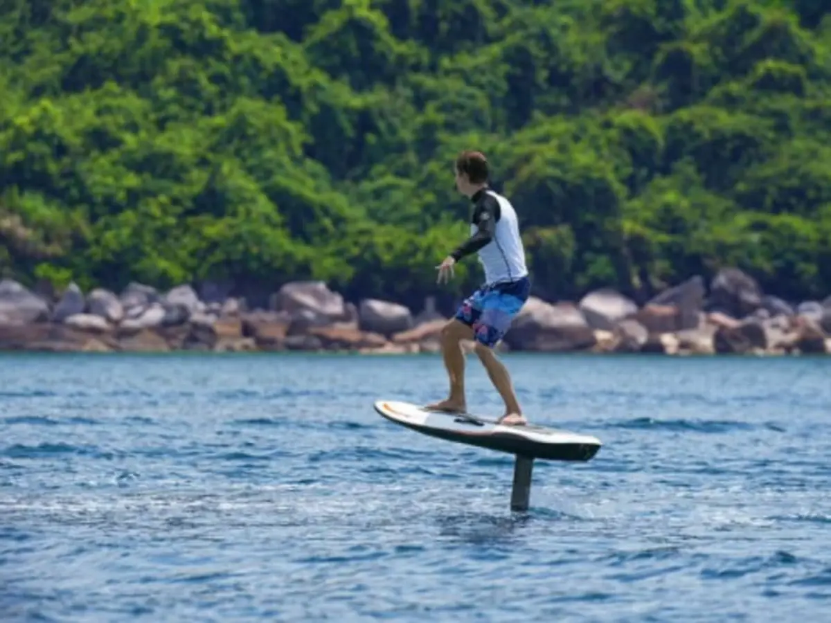 Cours de E-foil à Libourne au bord du lac des Dagueys (33)