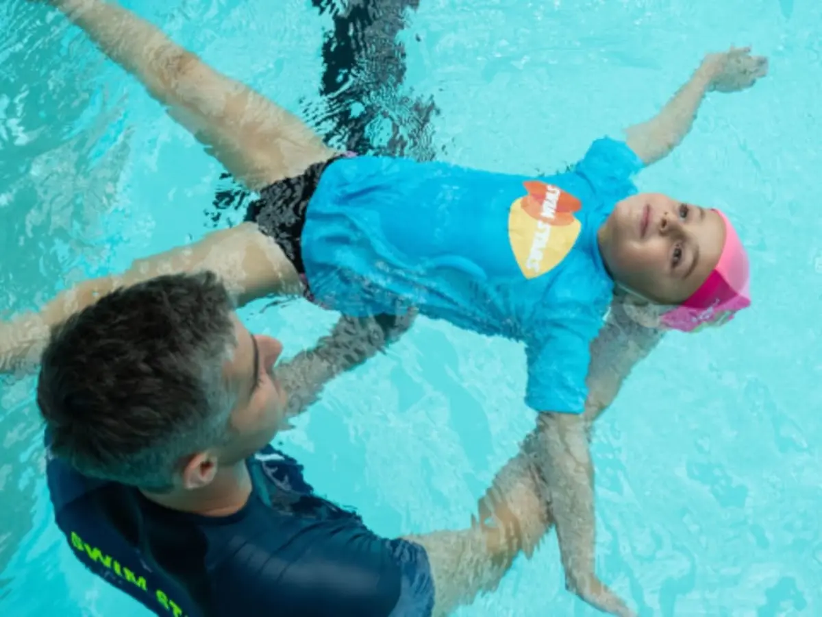 Cours de natation pour enfants à la piscine de Vanves-IK (92)
