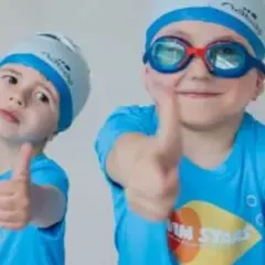 Cours de natation pour enfants à la piscine de Versailles (78)