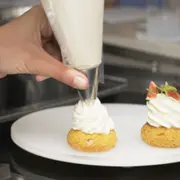 Cours de pâtisserie en anglais Pâte à choux à l'Ecole Ducasse