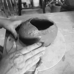 Cours de poterie adulte Des tasses
