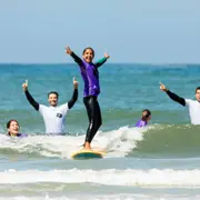 Cours de surf collectif à Penmarch (29)