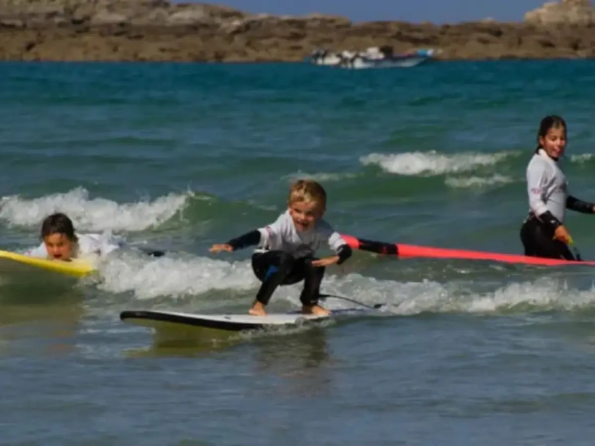 Cours de surf enfants Eveil à la glisse à Penmarch (29)