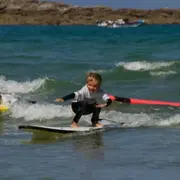 Cours de surf enfants Eveil à la glisse à Penmarch (29)