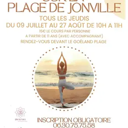 Cours de yoga à la plage