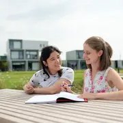 Cours particuliers : comment aider son enfant à reprendre confiance sans lui mettre la pression ?