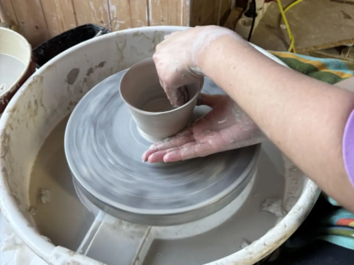 Cours privé d'initiation au tour de potier à Brest (29)