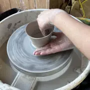 Cours privé d'initiation au tour de potier à Brest (29)