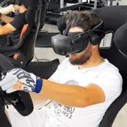 Course automobile en réalité virtuelle à Rezé (44)