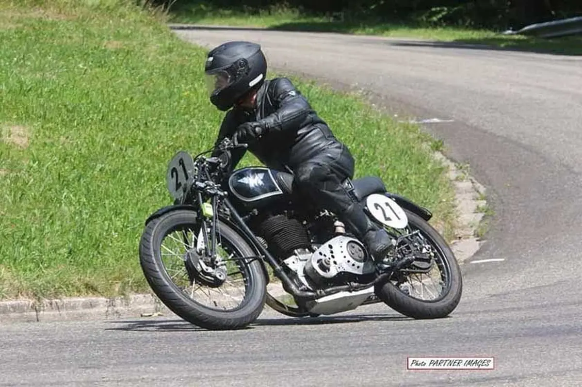 Le Gaschney accueille sa célèbre course de motos anciennes chaque été
