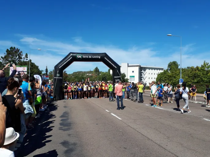 Quelque 1 500 coureurs participent à la Course du Bien public à Dijon