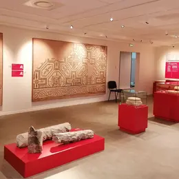 Création d'un herbier en argile, au musée gallo-romain
