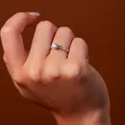 Création de bague en argent avec oxyde de zirconium à Paris 8ème