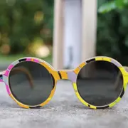 Création de lunettes en skateboard recyclé à Seichamps (54)